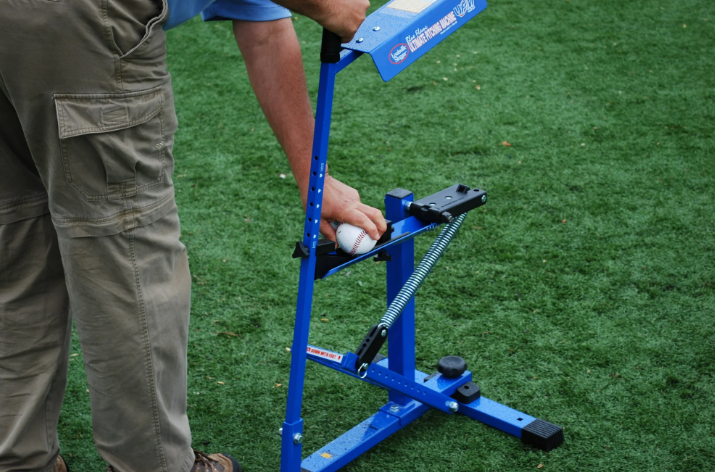 Louisville Slugger Blue Flame Pitching Machine L60111