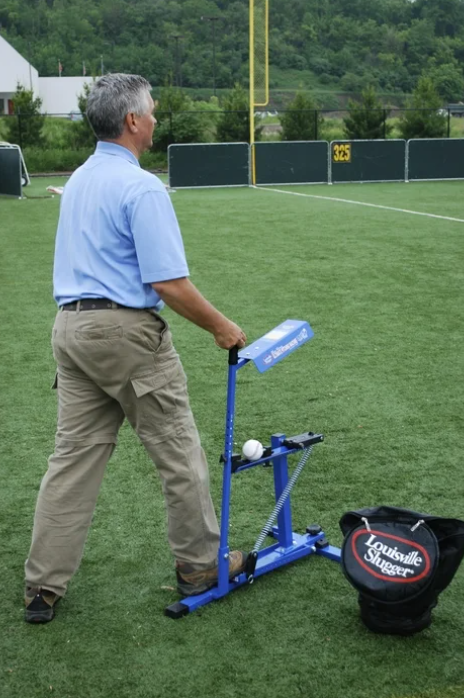 Louisville Slugger Blue Flame Pitching Machine L60111